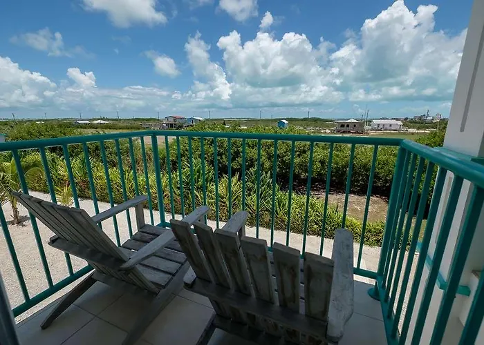 Western Grand Baymen Gardens *